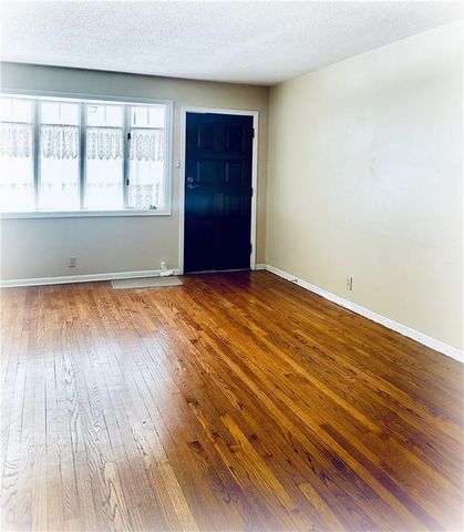 500 N Broadway Street, Leavenworth, KS 66048