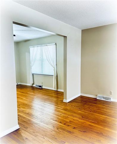 500 N Broadway Street, Leavenworth, KS 66048