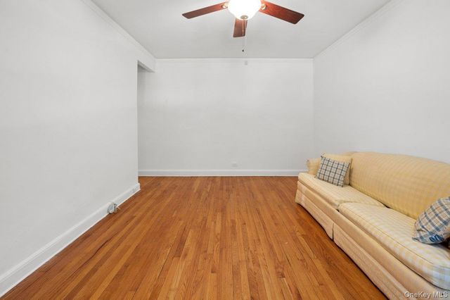 7 Midland Gardens 1M, Bronxville, NY 10708