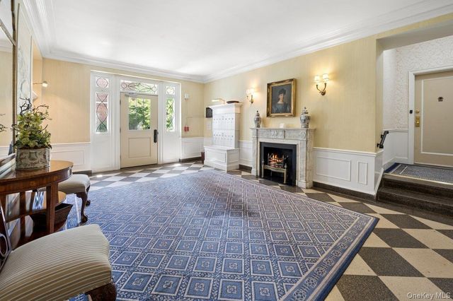 7 Midland Gardens 1M, Bronxville, NY 10708