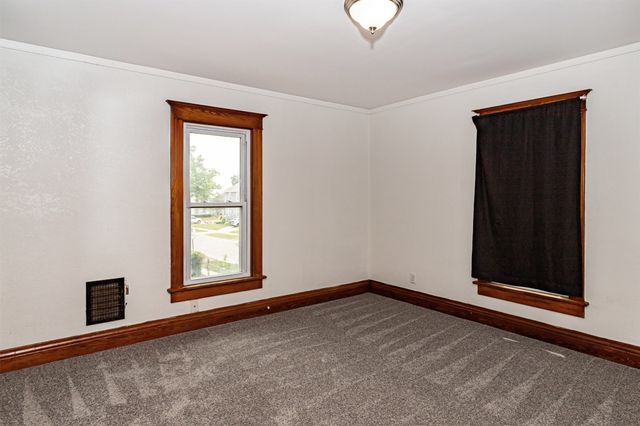 301 N 4th St Street, Marshalltown, IA 50158