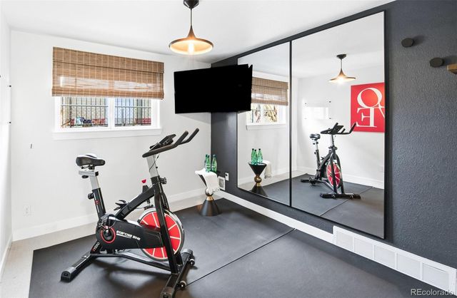 1511 S Corona Street, Denver, CO 80210