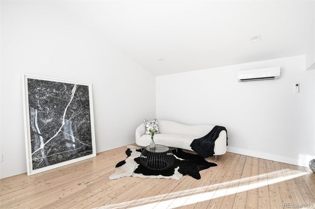 1511 S Corona Street, Denver, CO 80210