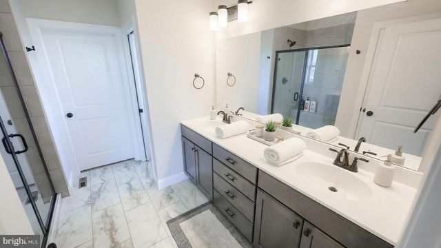 122 ALEXANDRIA DR, Annville, PA 17003