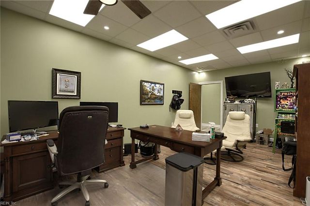 2521 Hayes RD, Hayes, VA 23072