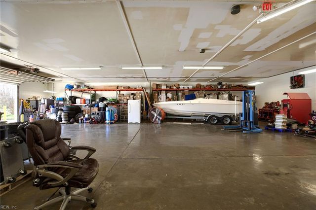 2521 Hayes RD, Hayes, VA 23072