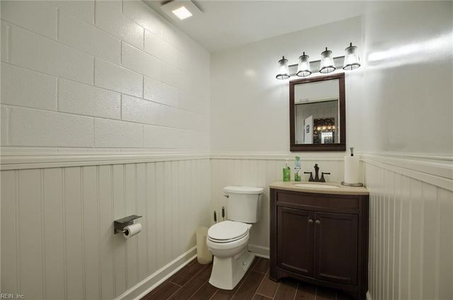 2521 Hayes RD, Hayes, VA 23072