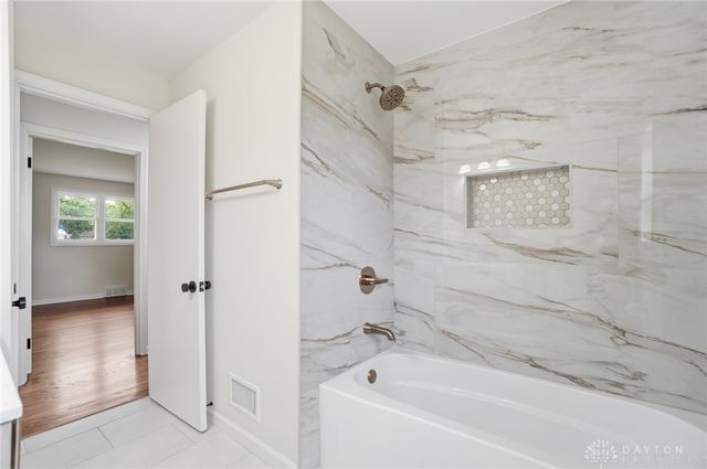 944 Indianwood Drive, Mason, OH 45040