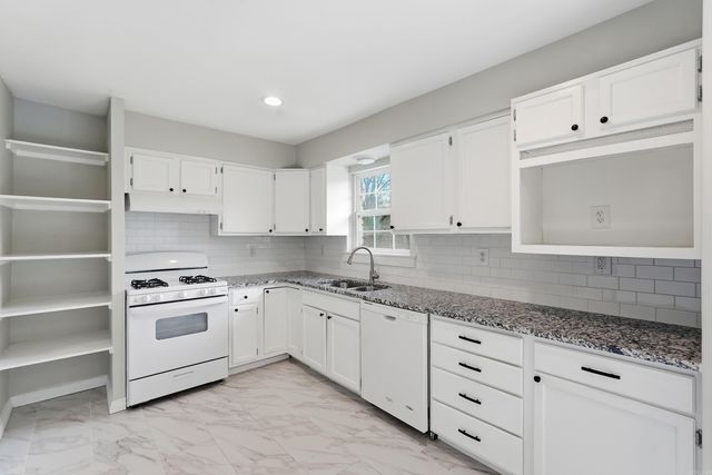 8915 Cloverhill Road, Little Rock, AR 72205