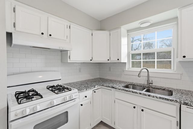 8915 Cloverhill Road, Little Rock, AR 72205