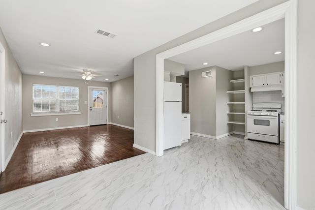 8915 Cloverhill Road, Little Rock, AR 72205