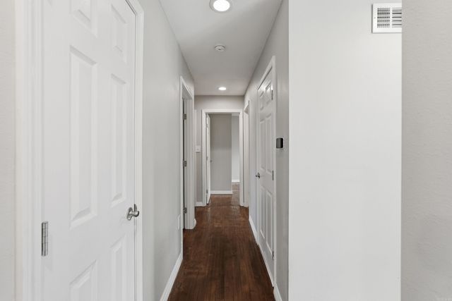 8915 Cloverhill Road, Little Rock, AR 72205