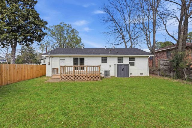 8915 Cloverhill Road, Little Rock, AR 72205