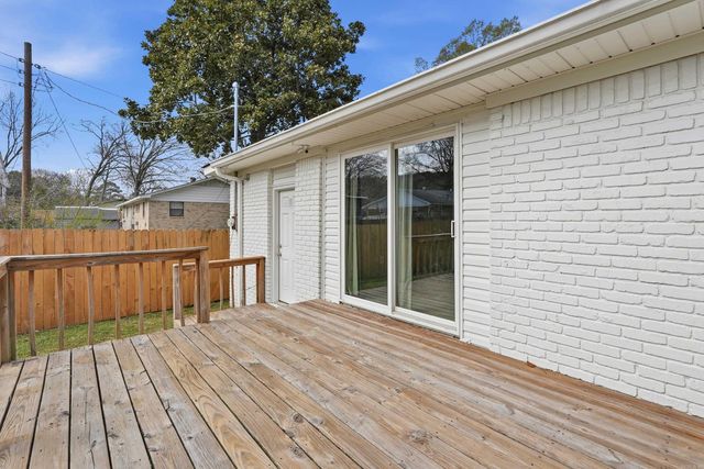 8915 Cloverhill Road, Little Rock, AR 72205