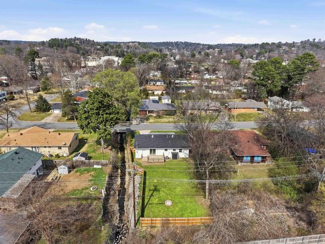 8915 Cloverhill Road, Little Rock, AR 72205