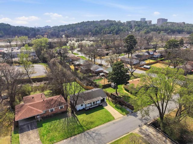 8915 Cloverhill Road, Little Rock, AR 72205