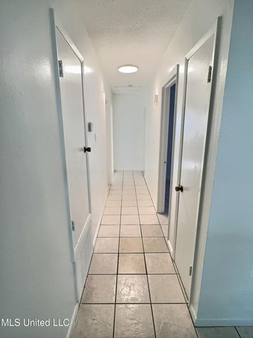 123 Stennis Avenue, Ocean Springs, MS 39564