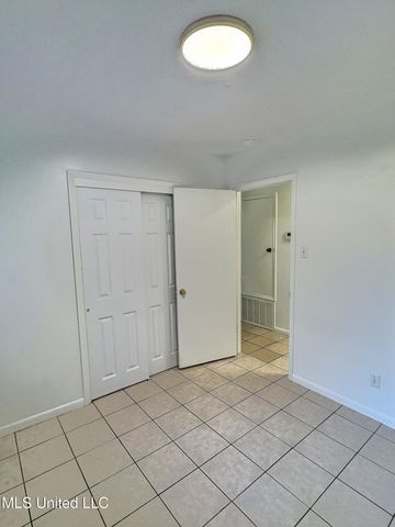 123 Stennis Avenue, Ocean Springs, MS 39564