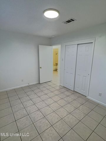 123 Stennis Avenue, Ocean Springs, MS 39564