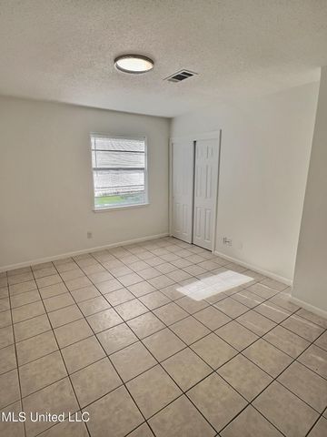 123 Stennis Avenue, Ocean Springs, MS 39564