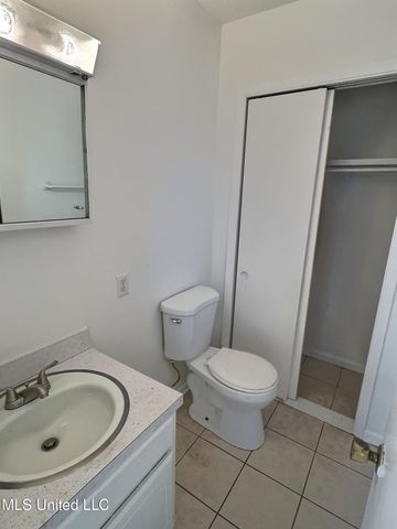 123 Stennis Avenue, Ocean Springs, MS 39564