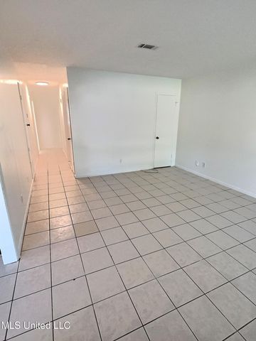 123 Stennis Avenue, Ocean Springs, MS 39564