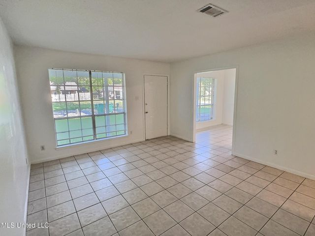 123 Stennis Avenue, Ocean Springs, MS 39564