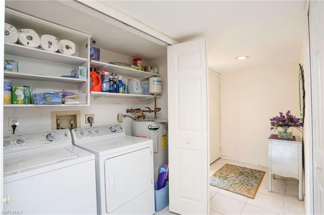 15 Bluebill AVE 805, Naples, FL 34108