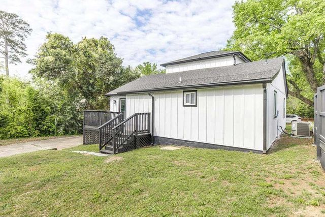 1081 Clay Ave, Macon, GA 31211
