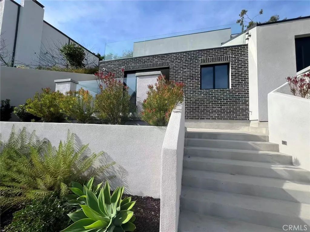 1320 Cerritos Dr, Laguna Beach, CA 92651