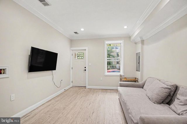 219 P ST NW, Washington, DC 20001