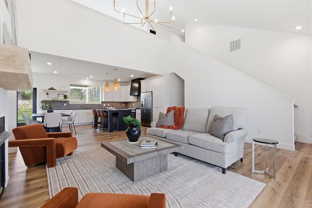 4611 STONE MOUNTAIN PKY, Columbia, MO 65201