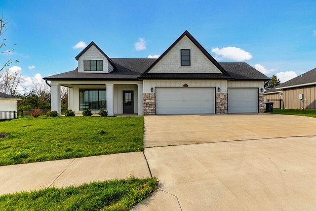 4611 STONE MOUNTAIN PKY, Columbia, MO 65201