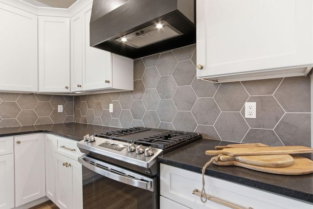 4611 STONE MOUNTAIN PKY, Columbia, MO 65201