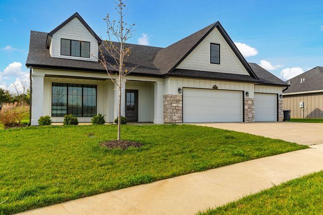4611 STONE MOUNTAIN PKY, Columbia, MO 65201