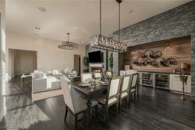 8255 Canyon Tree Court, Las Vegas, NV 89113