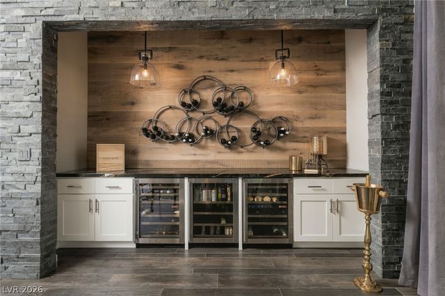 8255 Canyon Tree Court, Las Vegas, NV 89113
