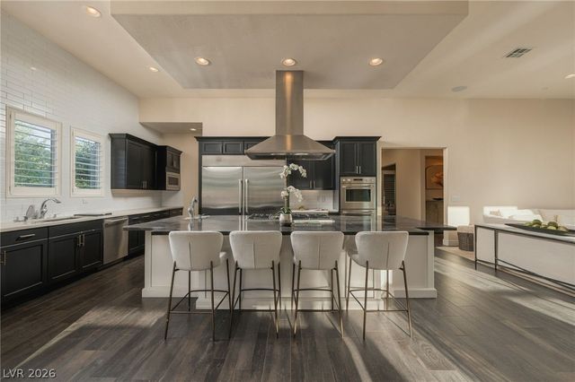 8255 Canyon Tree Court, Las Vegas, NV 89113