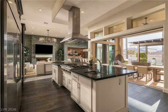 8255 Canyon Tree Court, Las Vegas, NV 89113