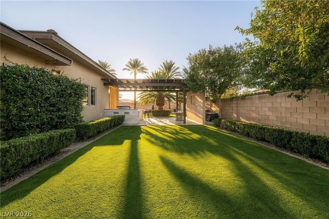 8255 Canyon Tree Court, Las Vegas, NV 89113