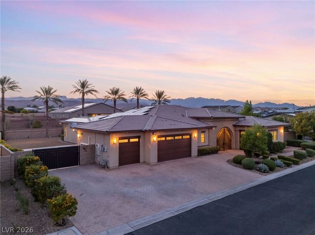 8255 Canyon Tree Court, Las Vegas, NV 89113