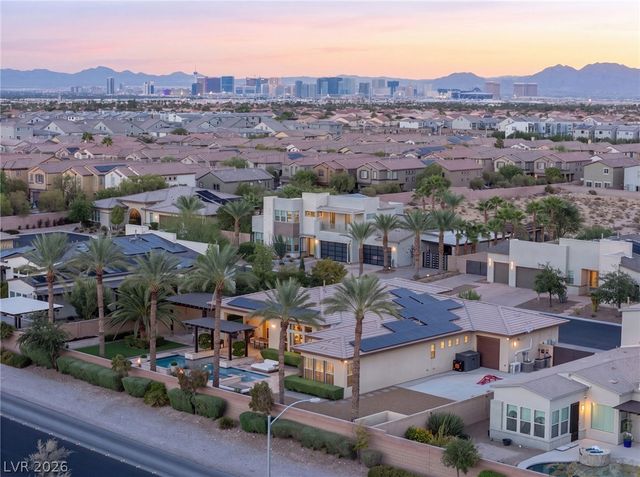 8255 Canyon Tree Court, Las Vegas, NV 89113