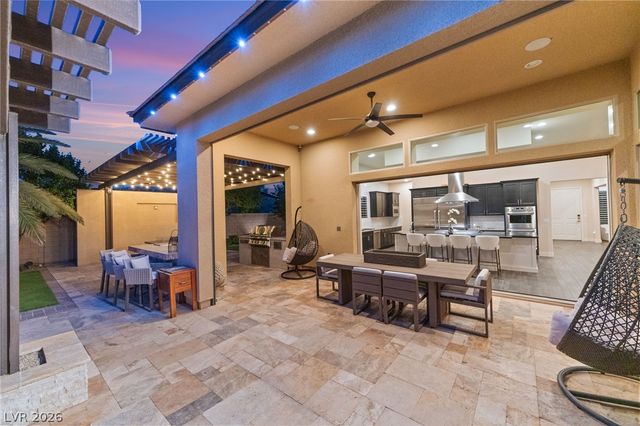 8255 Canyon Tree Court, Las Vegas, NV 89113