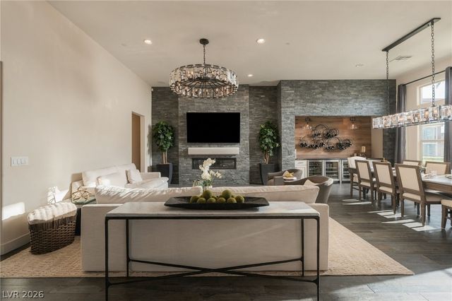 8255 Canyon Tree Court, Las Vegas, NV 89113