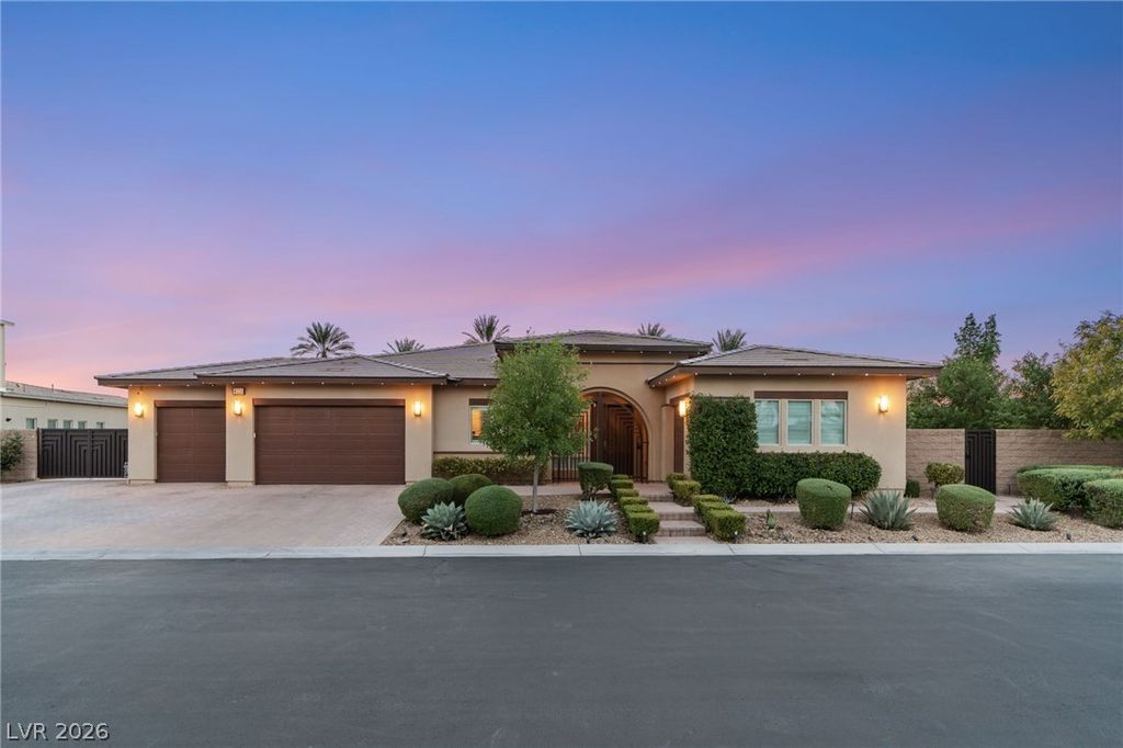 8255 Canyon Tree Court, Las Vegas, NV 89113