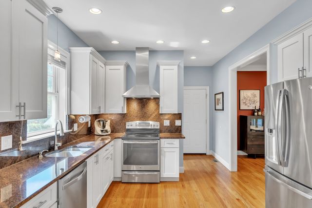 39 Arcola St, Lexington, MA 02420