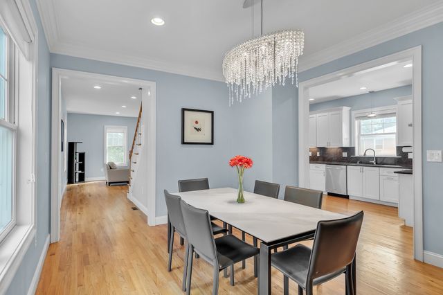 39 Arcola St, Lexington, MA 02420