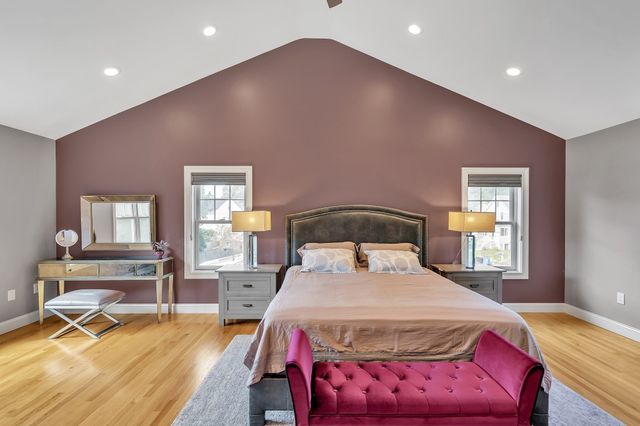 39 Arcola St, Lexington, MA 02420