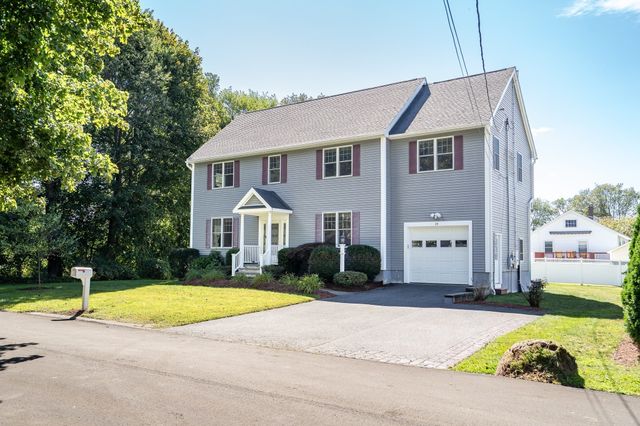 39 Arcola St, Lexington, MA 02420