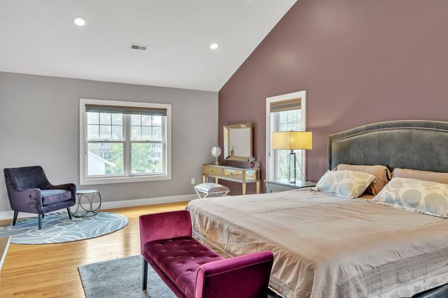 39 Arcola St, Lexington, MA 02420